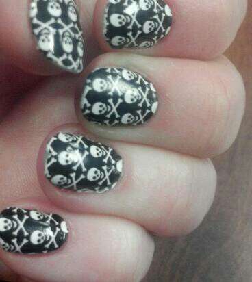 skull-nails.jpg