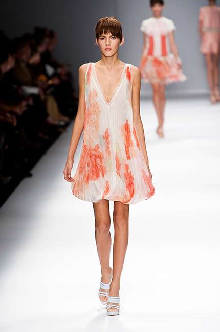 cacharel-defile-printemps-ete-2013-madame-figaro-17