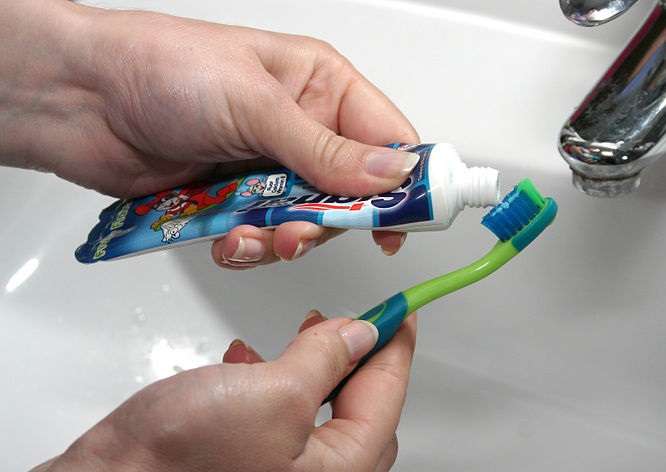 çocuğa diş fırçalama nasıl öğretilir