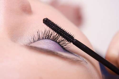 Increasing the size of eyelashes mascara