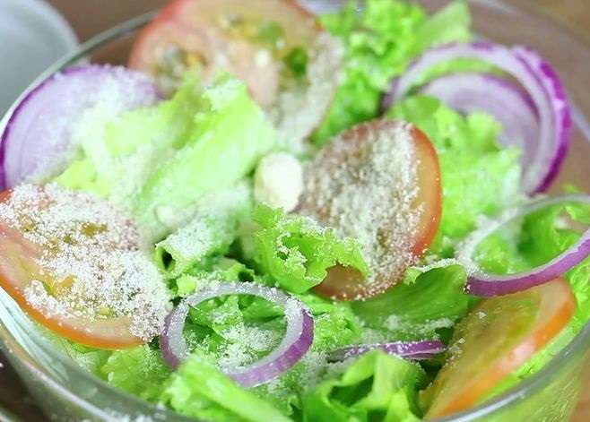 670px-Make-the-Simplest-Lettuce-Salad-Step-8-Version-2