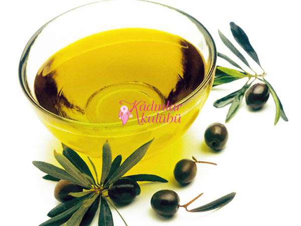 Bowl of Olive Oil --- Image by © J.Garcia/photocuisine/Corbis