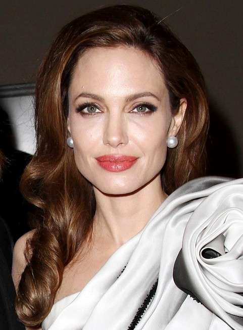 angelina_jolie_sac_modelleri_2015 (4)