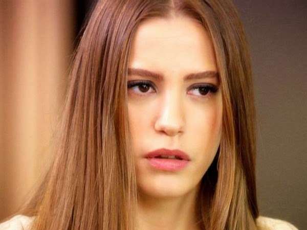 serenay_sarikaya_sac_rengi_ve_modelleri_2015_modasi (10)