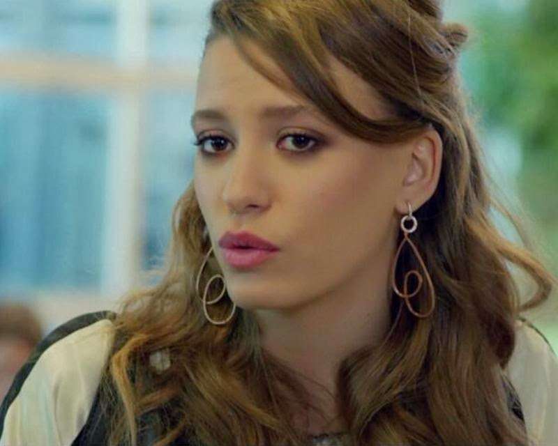 serenay_sarikaya_sac_rengi_ve_modelleri_2015_modasi (3)