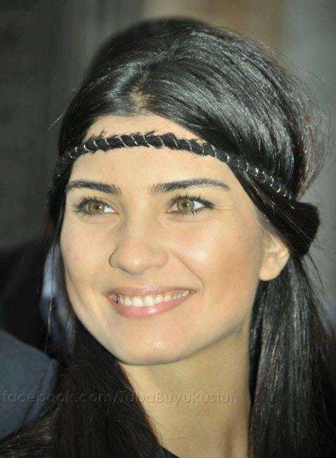 tuba_buyukustun_sac_rengi_ve_kesimleri_2015 (1)