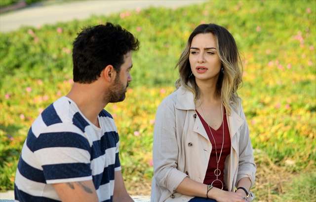 birce_akalay_sac_rengi_ve_modelleri_2015 (15)