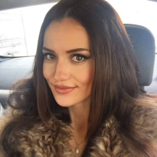 fahriye_evcen_sac_rengi_ve_modelleri_2015 (16)