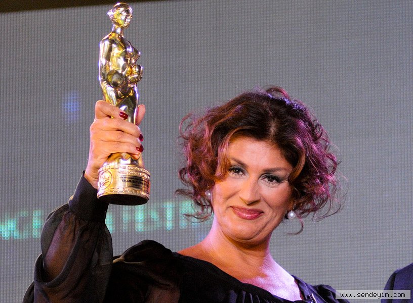gulsen_bubikoglu_sac_rengi_ve_modelleri_2015 (7)