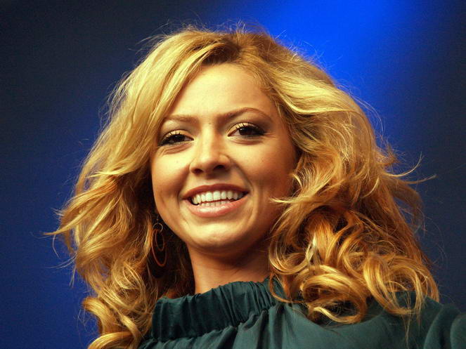 hadise_sac_rengi_ve_modelleri_2015 (14)