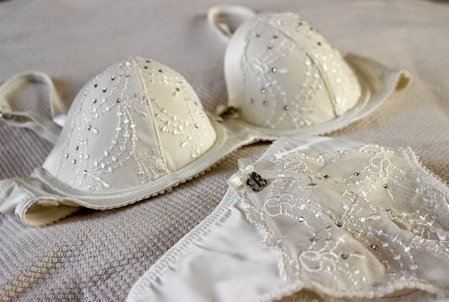 en_seksi_gelinlik_ic_camasiri_modelleri_2016 (12)