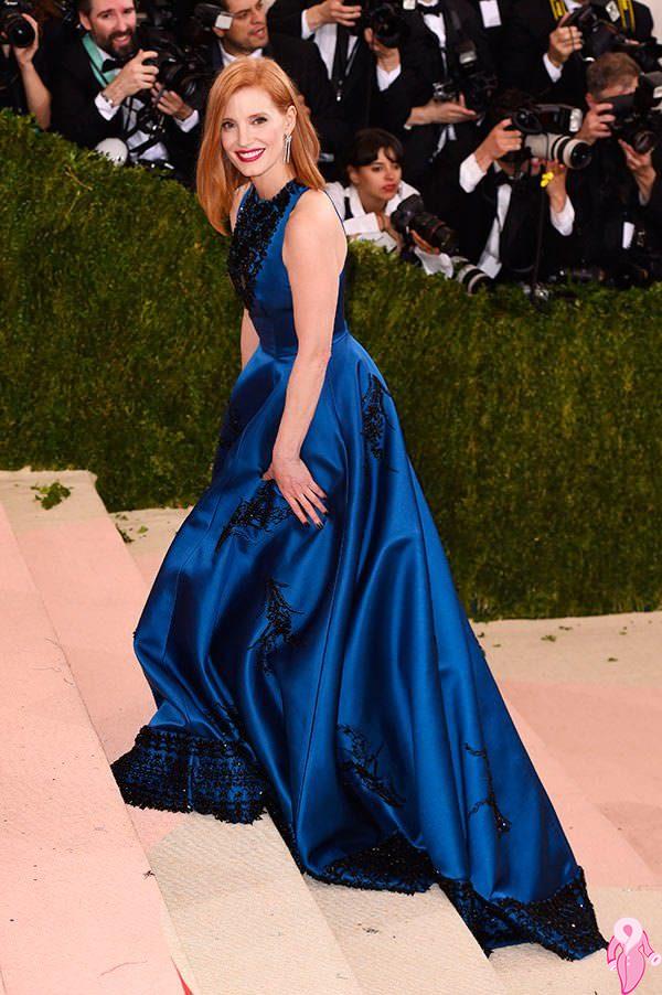 2016_Met_Gala_kirmizi_hali (18)