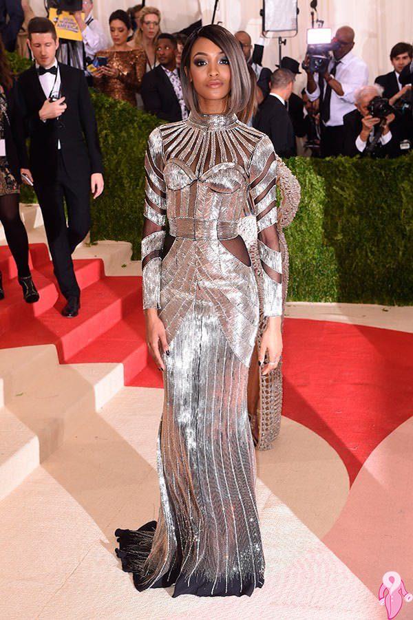 2016_Met_Gala_kirmizi_hali (21)