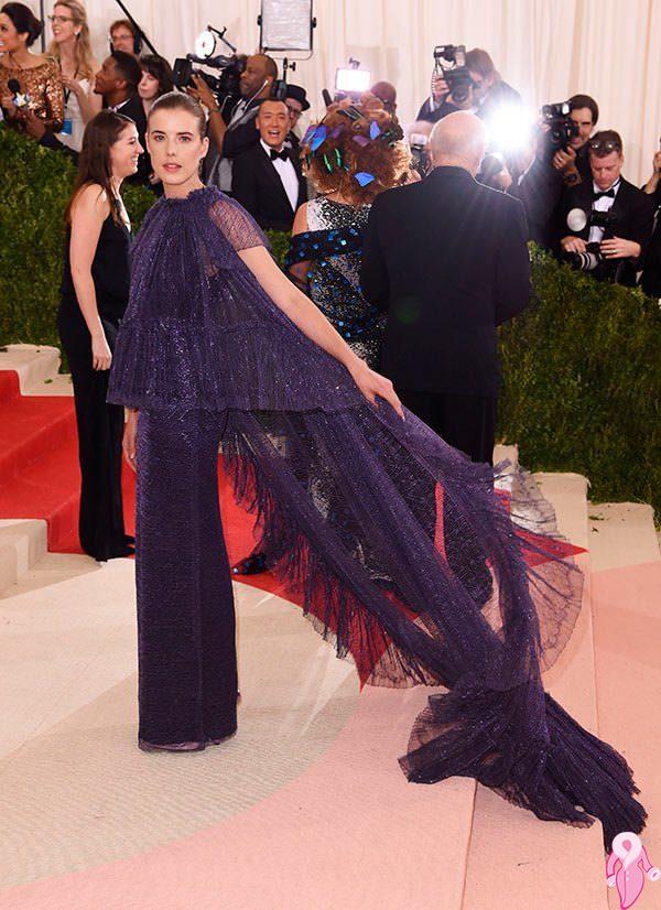 2016_Met_Gala_kirmizi_hali (31)
