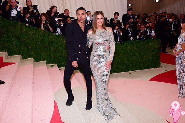 2016_Met_Gala_kirmizi_hali (46)