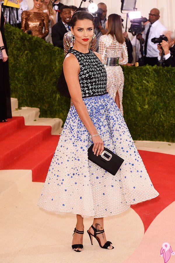 2016_Met_Gala_kirmizi_hali (54)