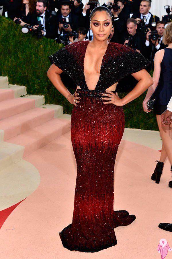 2016_Met_Gala_kirmizi_hali (57)