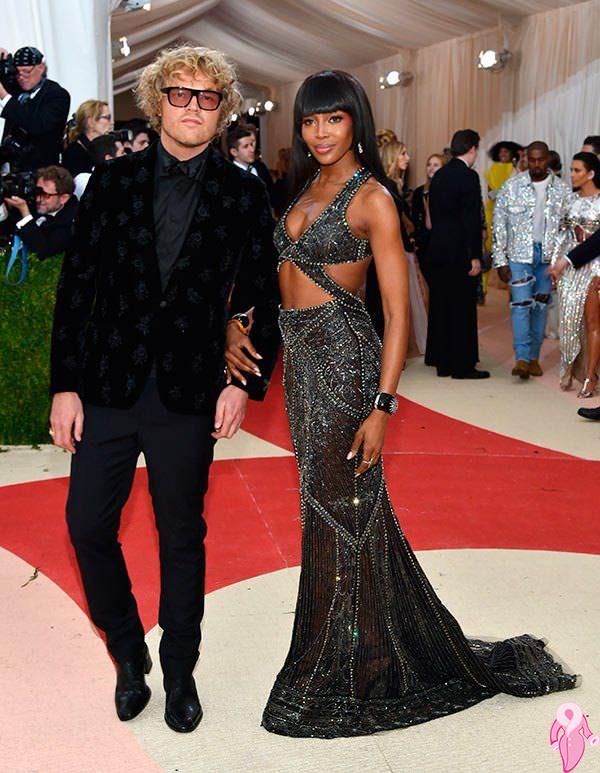 2016_Met_Gala_kirmizi_hali (6)