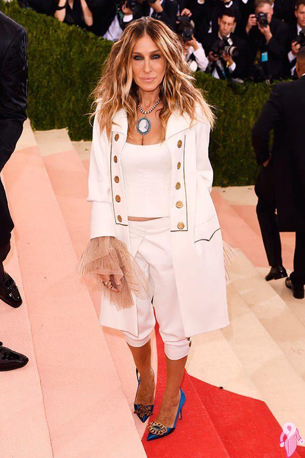 2016_Met_Gala_kirmizi_hali (7)