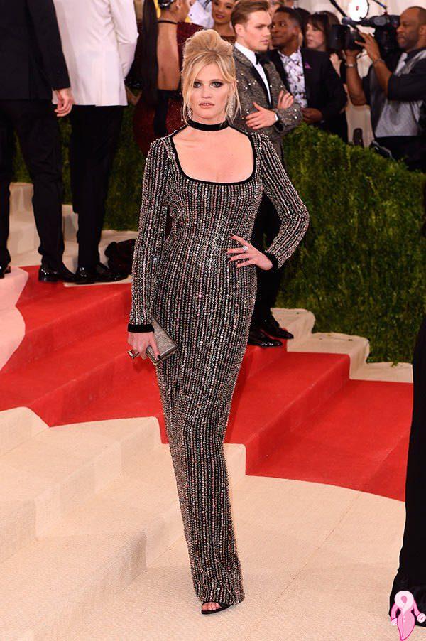 2016_Met_Gala_kirmizi_hali (72)
