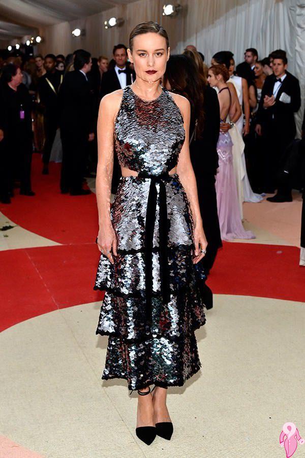 2016_Met_Gala_kirmizi_hali (83)