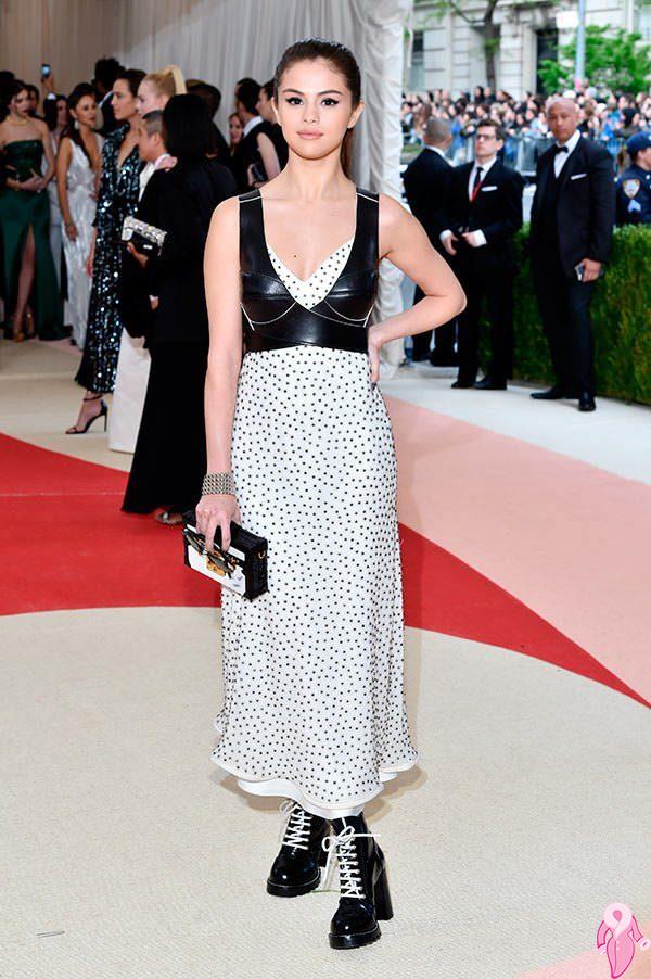 2016_Met_Gala_kirmizi_hali (90)