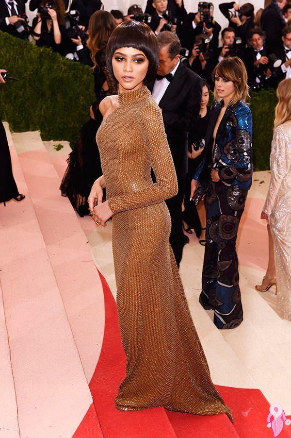 2016_Met_Gala_kirmizi_hali (93)
