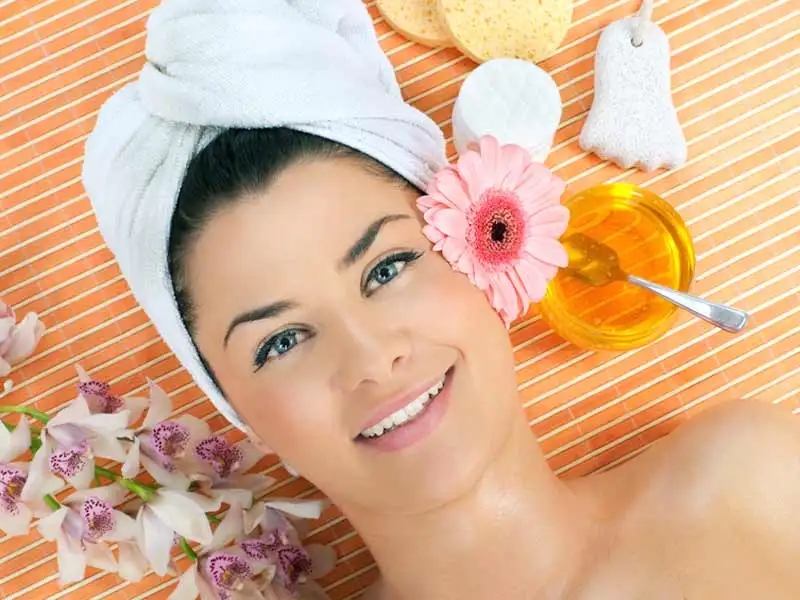 Miel-5-recettes-beaute-a-faire-soi-meme.webp