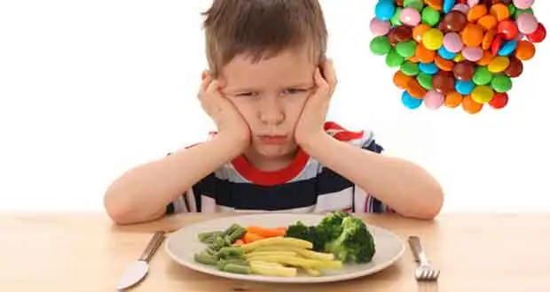 cocuklar_icin_zararli_gidalar_neler.webp