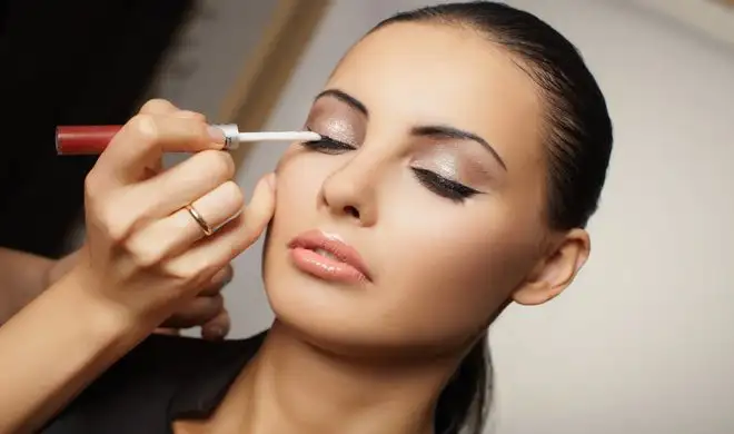 makyaj_yapmanin_puf_noktalari_gece_makyaji_gunluk_makyaj.webp