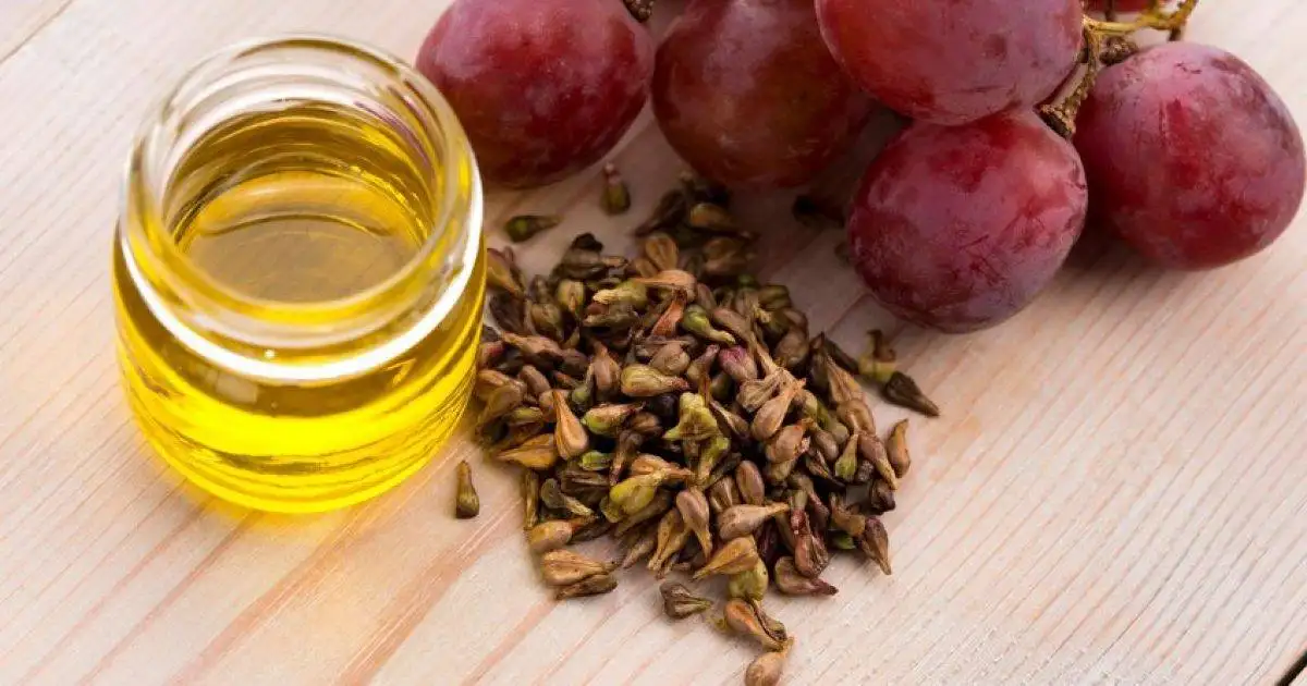goz_alti_morlugu_siyah_uzum_cekirdegi.webp