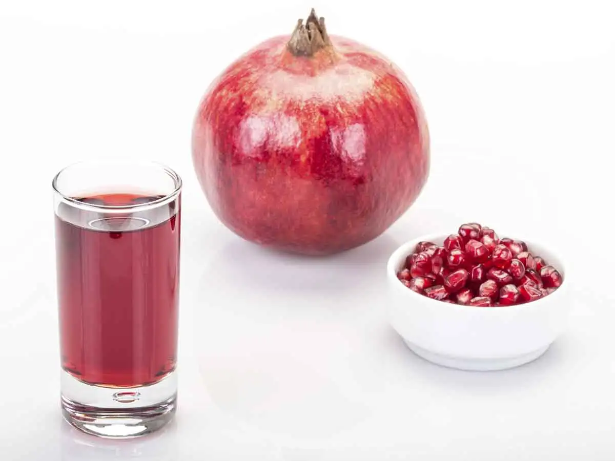 hamilelikte_nar_yemek_faydalari_zararlari_bebek_leke_yapar_mi.webp