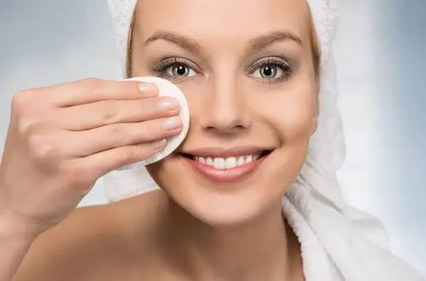 kremle_makyaj_temizlenir_mi.webp