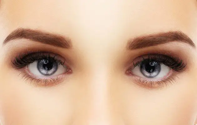 mavi_ve_yesil_gozler_icin_makyaj_onerileri.webp