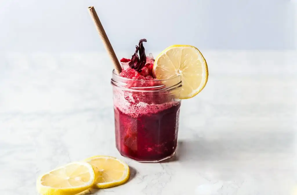 pancar_suyu_limonlu_mocktail_tarifi.webp