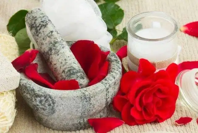 gul_maskesi.webp