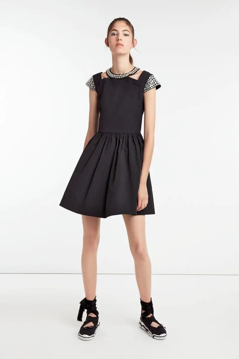 00028-red-valentino-vogue-resort-2019-pr.webp