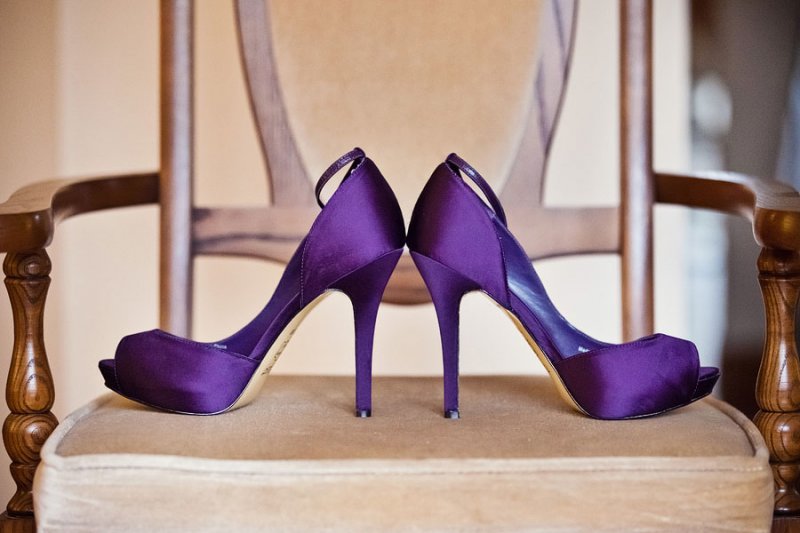 01_windsor_wedding_ambassador_golf_club_purple_shoes.jpg