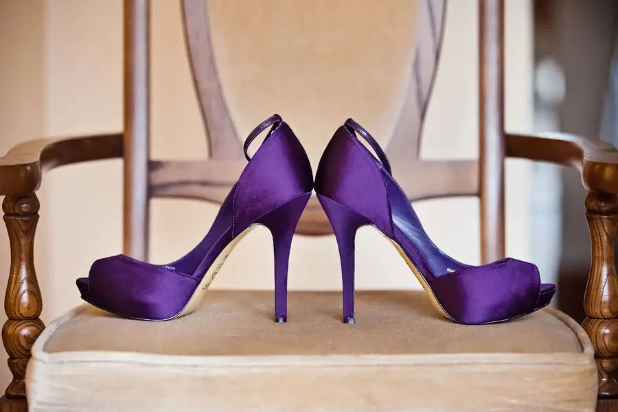 01_windsor_wedding_ambassador_golf_club_purple_shoes.webp