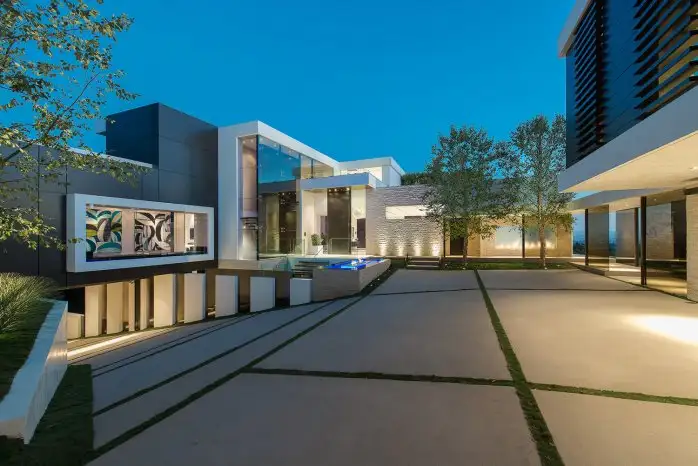 01LaurelWayexterior (1).webp
