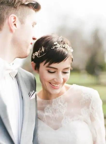 02-a-cool-short-wedding-hairstyland-for-a-glam-look.webp