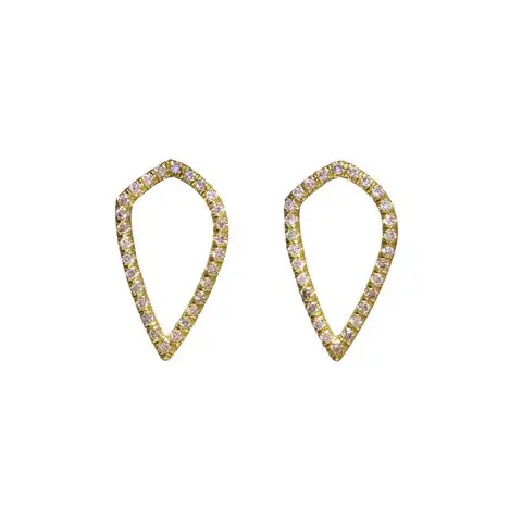 033016-Delicate-jewelry-12.webp