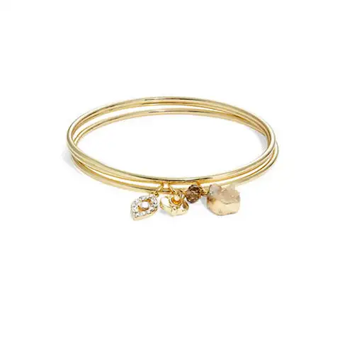 033016-Delicate-jewelry-17.webp