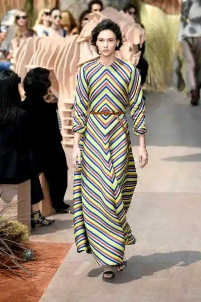 0x0-paris-moda-haftasina-buyuk-ilgi-1499160416215.webp