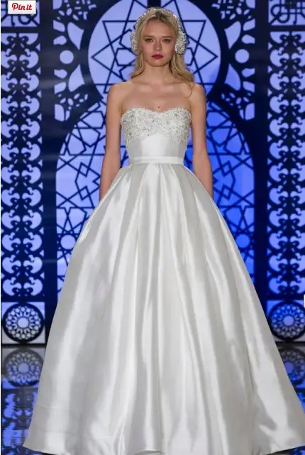 10Reem-Acra-Bridal-Fall-201.webp