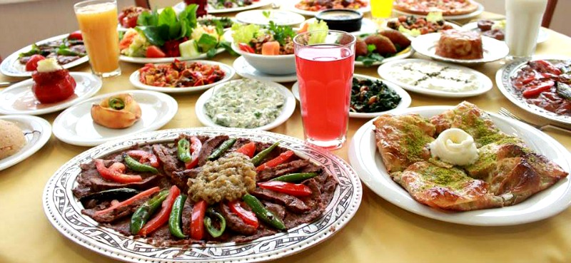 11-Niyazibey-ramazan-iftar.jpg