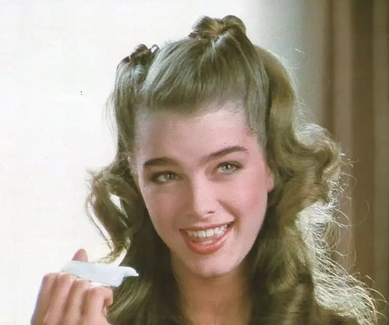 1118full-brooke-shields (10).webp