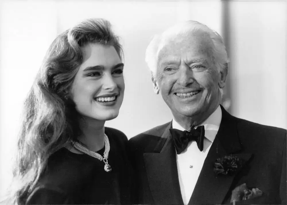 1118full-brooke-shields (9).webp