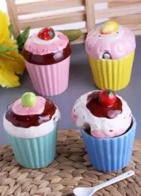 12-parca-kasikli-cupcake-saklama-takimi-9-x-9-x-12-cm-52c10be0df98f.webp
