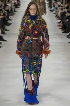 14371ee37995a4e646d7d0db20df4fe7--maison-margiela-paris-fashion.webp